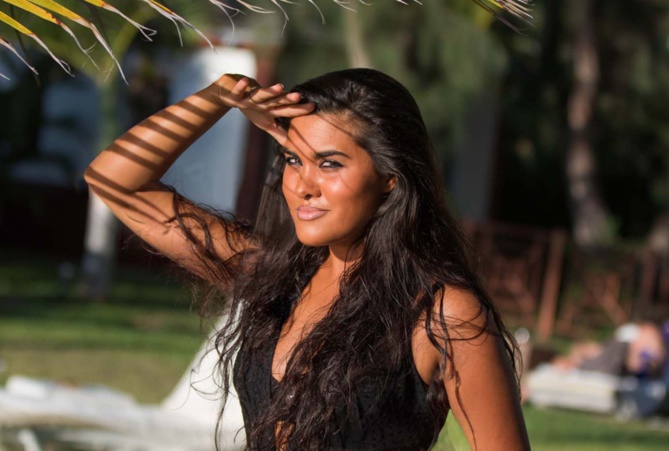 Carmen Gargowitch, une métissée italo-brésilienne… C’est sa première séance photos, elle a adoré! Carmen Gargowitch, une métissée italo-brésilienne… C’est sa première séance photos, elle a adoré!