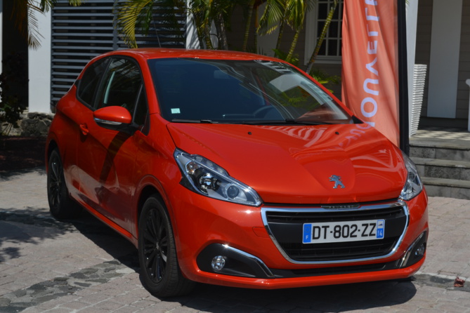 Nouvelle Peugeot 208<br>Continuer sur sa lancée Nouvelle Peugeot 208<br>Continuer sur sa lancée