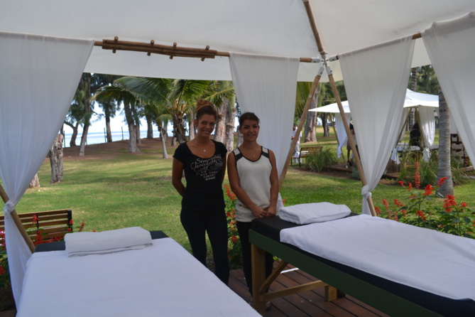 ... et petite séance de massage dans les jardins du LUX Saint-Gilles ... et petite séance de massage dans les jardins du LUX Saint-Gilles