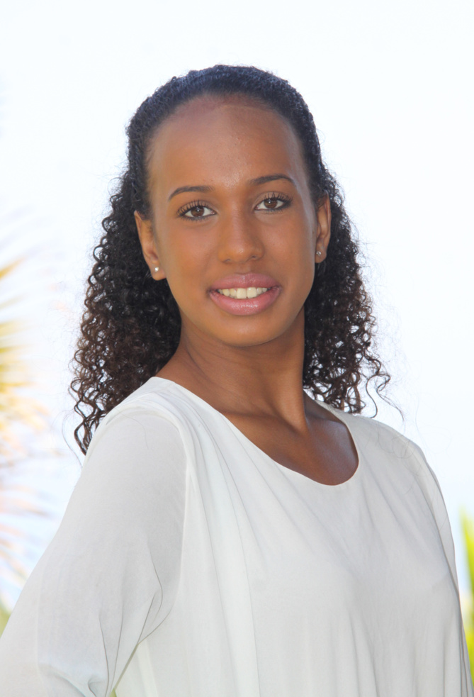 N°6: Amandine Maillot - 18 ans, 1,68m N°6: Amandine Maillot - 18 ans, 1,68m