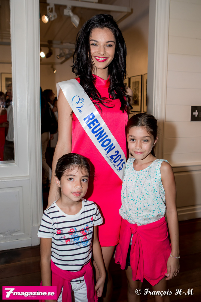 Expo "Vues intérieures"<br>Miss Réunion et sa famille photographiées par Athénas Expo "Vues intérieures"<br>Miss Réunion et sa famille photographiées par Athénas