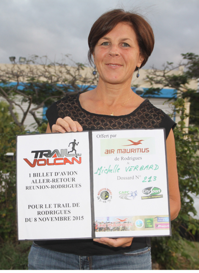Michelle Verbard, gagnante du billet d'avion offert parAir-Mauritius de Rodrigues lors du Trail du Volcan, sera dans l'île aux «zourites » cette année.