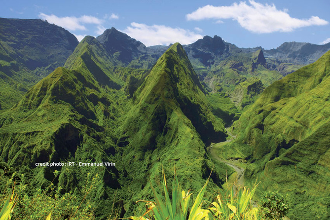 Soutien exceptionnel aux entreprises du cirque de Mafate et aux transporteurs de la piste de la rivière des Galets impactés par les difficultés d’accès et de déplacement suite au cyclone Bélal Soutien exceptionnel aux entreprises du cirque de Mafate et aux transporteurs de la piste de la rivière des Galets impactés par les difficultés d’accès et de déplacement suite au cyclone Bélal