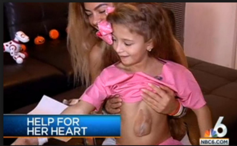 Née avec le coeur hors de la cage thoracique: son combat pour survivre! Née avec le coeur hors de la cage thoracique: son combat pour survivre!