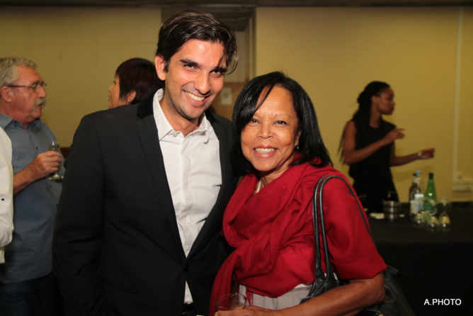 Réza Timol et une invitée Réza Timol et une invitée