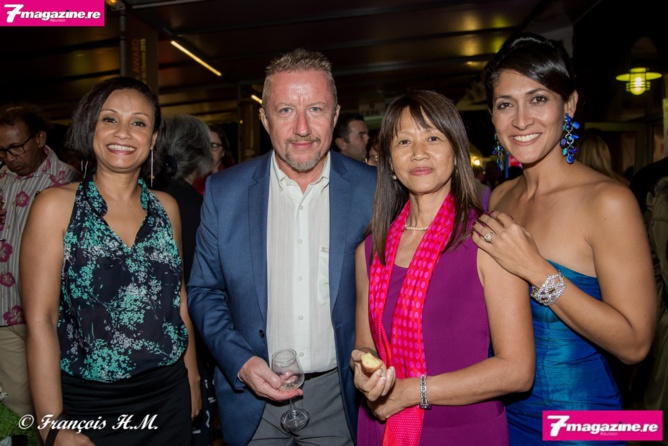 La CEPAC (Caisse d'Epargne) et la BR (Banque de la Réunion) réunies La CEPAC (Caisse d'Epargne) et la BR (Banque de la Réunion) réunies