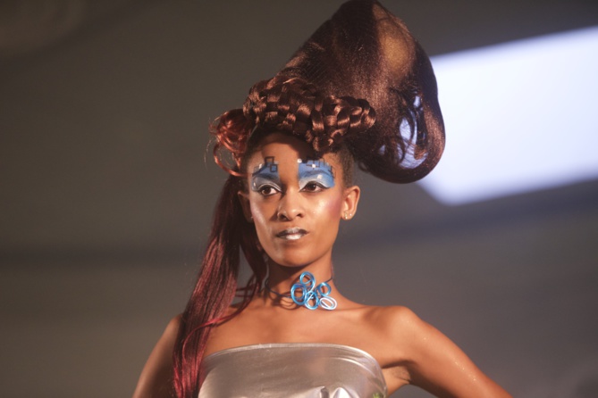 Show coiffure à la Plaine des Cafres<br>"La tête dans les étoiles" Show coiffure à la Plaine des Cafres<br>"La tête dans les étoiles"