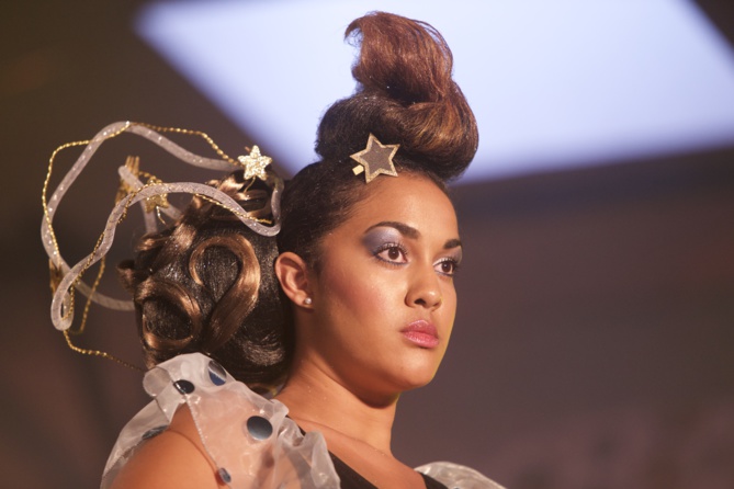 Show coiffure à la Plaine des Cafres<br>"La tête dans les étoiles" Show coiffure à la Plaine des Cafres<br>"La tête dans les étoiles"