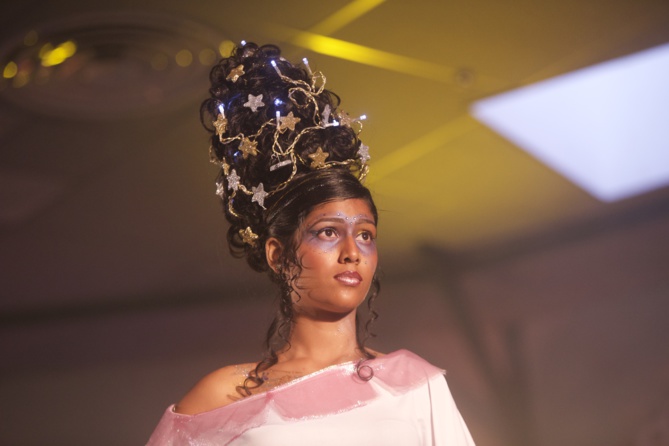 Show coiffure à la Plaine des Cafres<br>"La tête dans les étoiles" Show coiffure à la Plaine des Cafres<br>"La tête dans les étoiles"