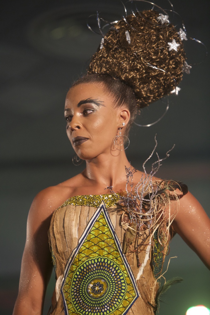 Show coiffure à la Plaine des Cafres<br>"La tête dans les étoiles" Show coiffure à la Plaine des Cafres<br>"La tête dans les étoiles"