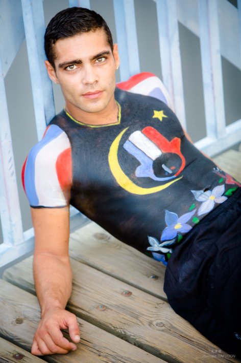 Dimitri, franco-algérien, s'est prêté au jeu... de face... Dimitri, franco-algérien, s'est prêté au jeu... de face...