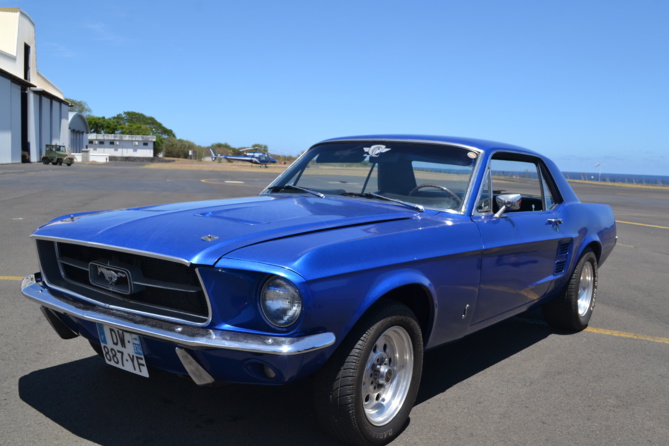 Une ancienne Mustang Une ancienne Mustang