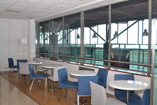 De l'espace et vue sur la piste!