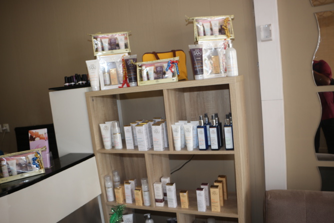 Ania utilise Taaj Paris, à base de produits naturels indiens Ania utilise Taaj Paris, à base de produits naturels indiens