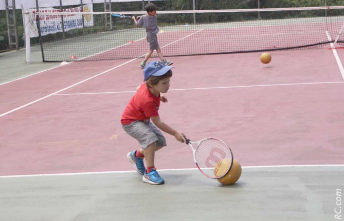 Les enfants se sont bien amusés lors de ce tournoi Les enfants se sont bien amusés lors de ce tournoi