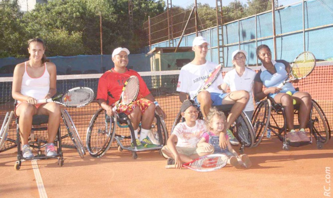 Pauline Payet et Zarah Razafinamatratra ont échangé avec les joueurs handisportifs. Pauline Payet et Zarah Razafinamatratra ont échangé avec les joueurs handisportifs.