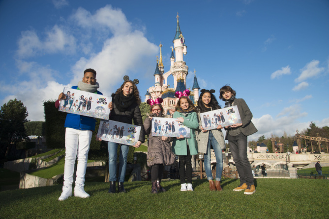 De gauche à droite : Gabriel; Carla; Gloria; Ezra; Nilusi; Esteban De gauche à droite : Gabriel; Carla; Gloria; Ezra; Nilusi; Esteban