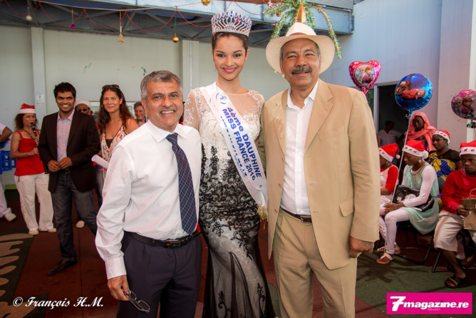 Noël des enfants malades au CHU<br>Miss Réunion et le Père Noël au rendez-vous Noël des enfants malades au CHU<br>Miss Réunion et le Père Noël au rendez-vous