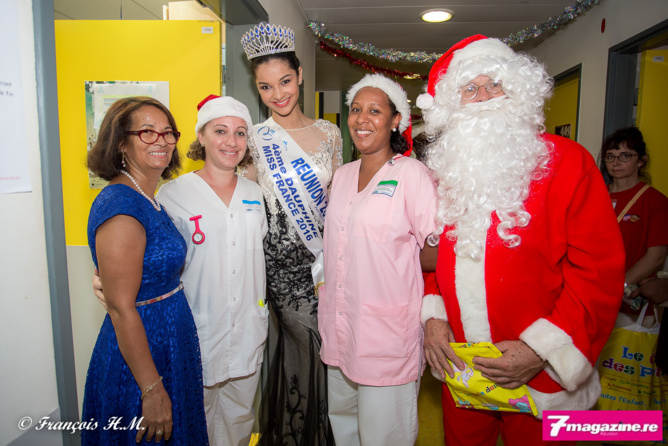 Noël des enfants malades au CHU<br>Miss Réunion et le Père Noël au rendez-vous Noël des enfants malades au CHU<br>Miss Réunion et le Père Noël au rendez-vous