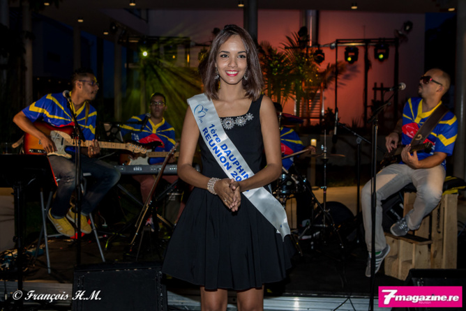 Vanessa Robert tout sourire Vanessa Robert tout sourire