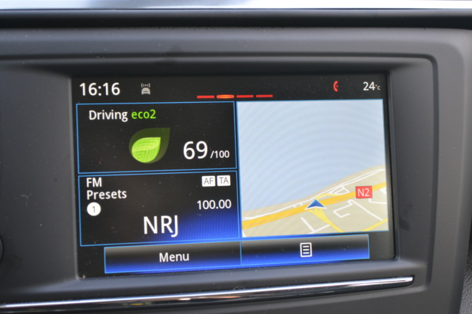 L'écran multi-fonctions avec notamment navigation Réunion L'écran multi-fonctions avec notamment navigation Réunion