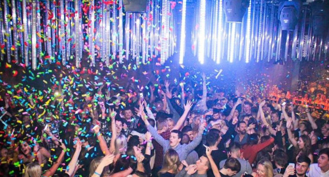 Pris en flagrant délit avec son ex<br>Le piège des réseaux sociaux! Pris en flagrant délit avec son ex<br>Le piège des réseaux sociaux!