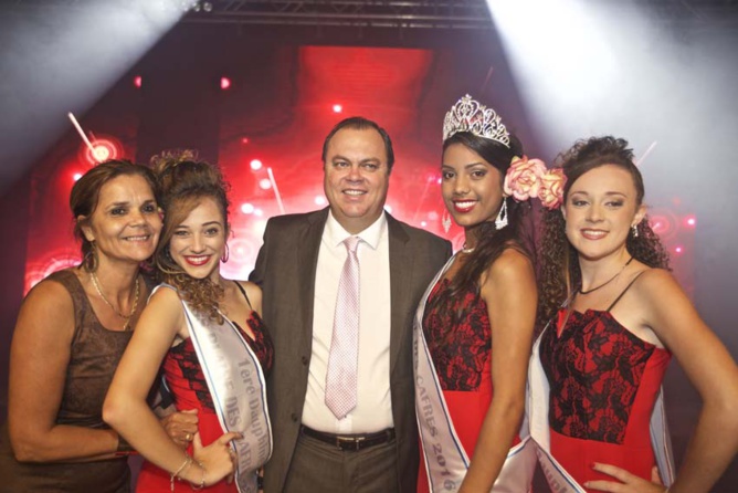 Avec Jacky, le présentateur de la soirée Avec Jacky, le présentateur de la soirée