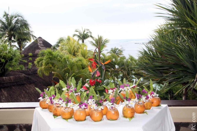 Dés votre arrivée, une eau de coco pour vous mettre dans le bain Dés votre arrivée, une eau de coco pour vous mettre dans le bain