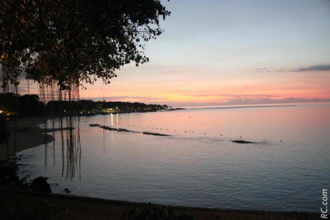 De l'hôtel, on peut admirer le coucher de soleil. De l'hôtel, on peut admirer le coucher de soleil.