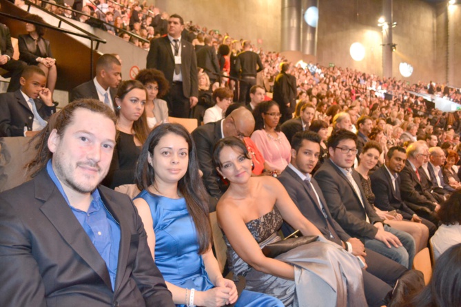 La famille d'Azuima dans les gradins du Zénith de Lille, plein à craquer! La famille d'Azuima dans les gradins du Zénith de Lille, plein à craquer!