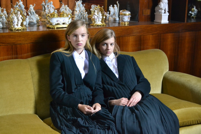 Léia et Mathilde en séquence pose. Un premier shooting pro pour le magazine Vogue, le rêve! Léia et Mathilde en séquence pose. Un premier shooting pro pour le magazine Vogue, le rêve!