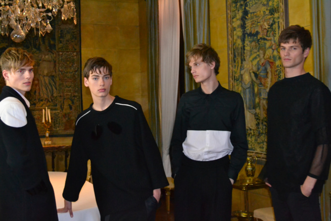 A droite, le gagnant garçon de la finale mondiale Elite Model Look, le Français Tristan A droite, le gagnant garçon de la finale mondiale Elite Model Look, le Français Tristan