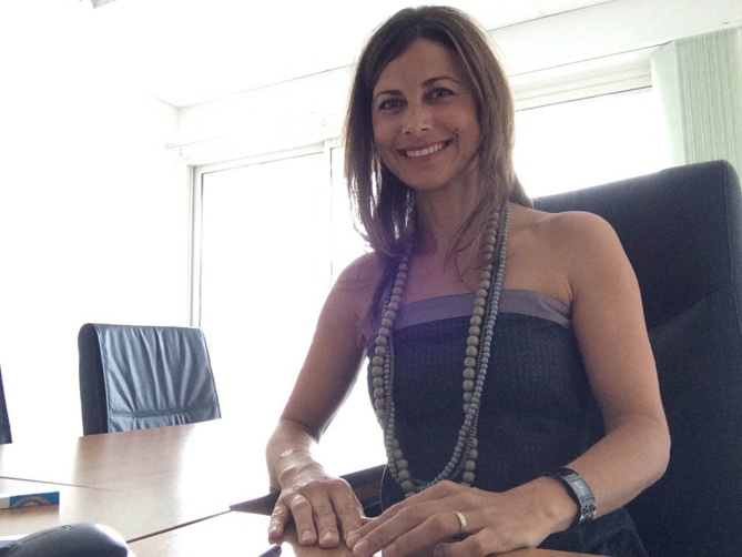 Nouveau challenge pour Véronique Hoareau, ici dans son nouveau bureau au Port