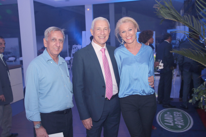 Aziz Patel, François Caillé et Catherine Ronin Aziz Patel, François Caillé et Catherine Ronin