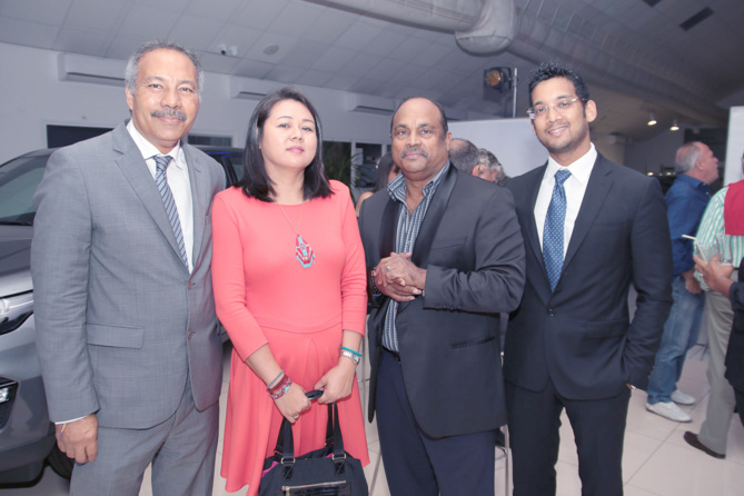 Bernard Von Pine et son épouse, Théophane Narayanin et son fils Guillaume Bernard Von Pine et son épouse, Théophane Narayanin et son fils Guillaume