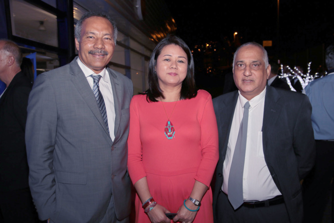 Le couple Von Pine avec Ismaël Dindar de Kolors Automobiles Sud Le couple Von Pine avec Ismaël Dindar de Kolors Automobiles Sud