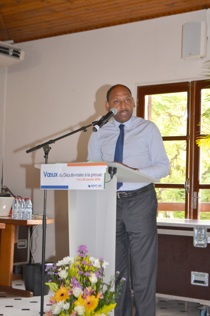 Voeux de Thierry Robert<br> 2016, année de l'efficacité Voeux de Thierry Robert<br> 2016, année de l'efficacité