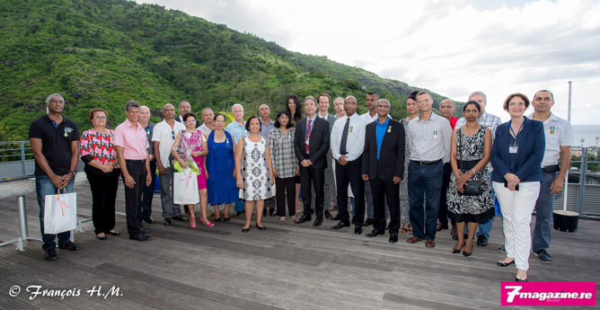 La photo de famille au CHU Félix Guyon