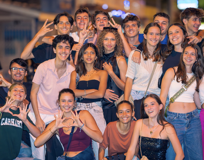 Retour sur une soirée inoubliable : La Guinguette Saint-Gilloise a enflammé le cœur de Saint-Gilles ! Retour sur une soirée inoubliable : La Guinguette Saint-Gilloise a enflammé le cœur de Saint-Gilles !