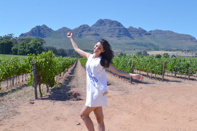 Azuima Issa devant l'un des vignobles visités Azuima Issa devant l'un des vignobles visités