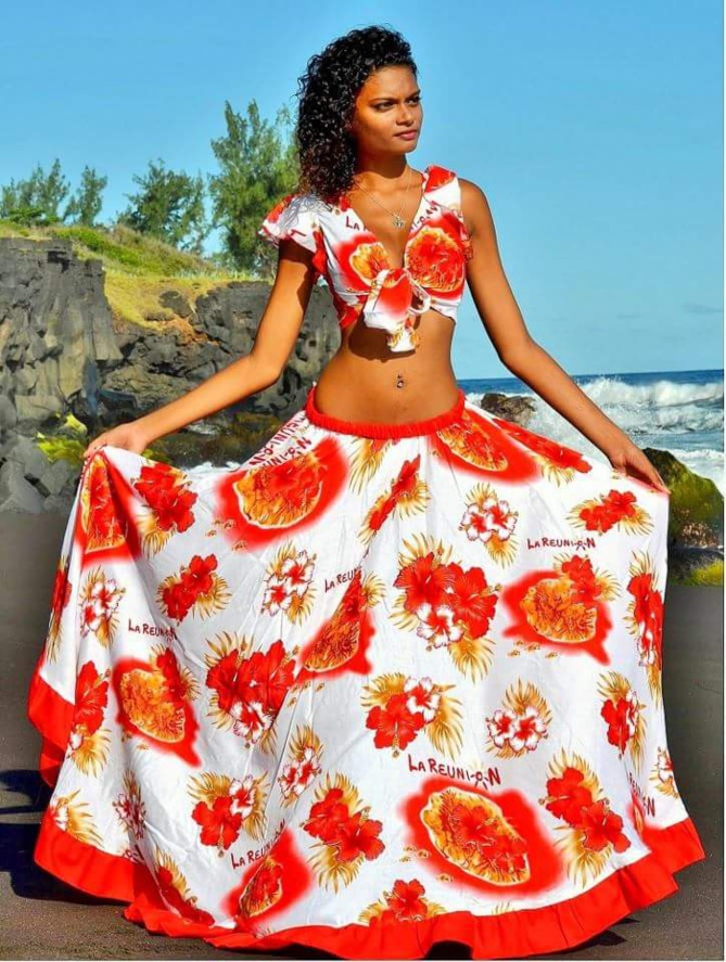 Elsa avait posé en tenue créole pour une pub... Elsa avait posé en tenue créole pour une pub...