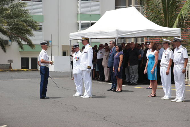 Les officiels présents Les officiels présents