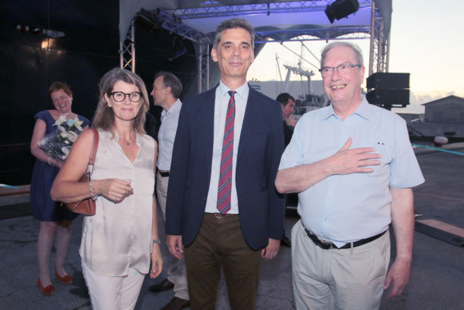 Le Préfet et son épouse avec Jean-Marc Le Garrec Le Préfet et son épouse avec Jean-Marc Le Garrec