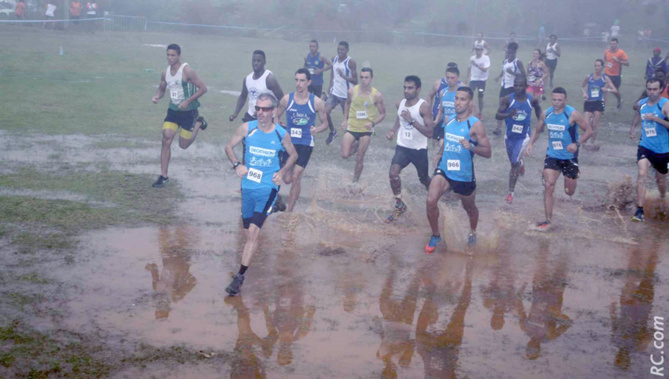 Le cross court pour le baisser de rideau de la journée Le cross court pour le baisser de rideau de la journée