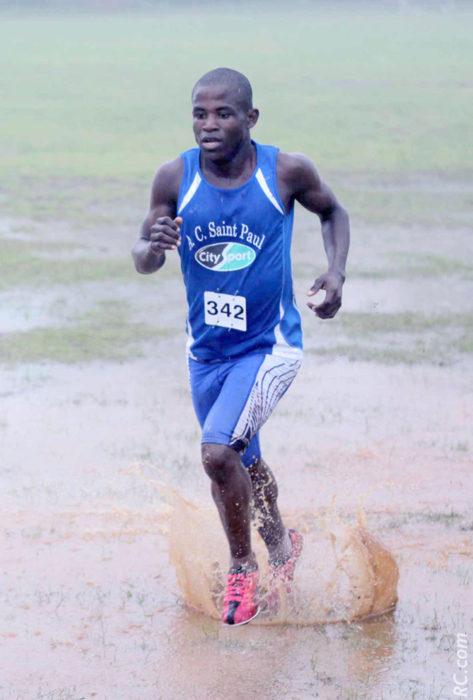 Salim Attoumane remporte le cross court Salim Attoumane remporte le cross court