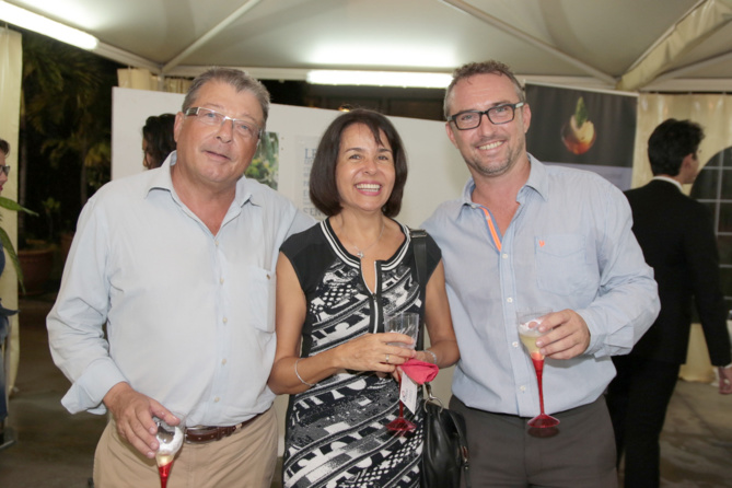 Passation de présidence à la JCE Saint-Denis Passation de présidence à la JCE Saint-Denis