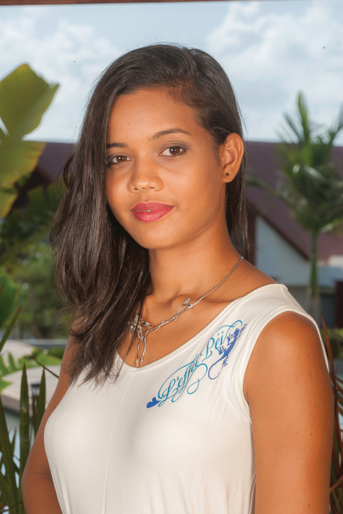 7. Adèle ABROUSSE - 18 ans, 1,75m - La Possession 7. Adèle ABROUSSE - 18 ans, 1,75m - La Possession