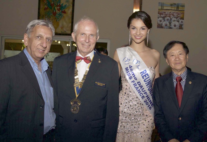 Aziz Patel du Comité Miss Réunion, Jean-Marie Fumery, Azuima Issa et André Thien Ah Koon