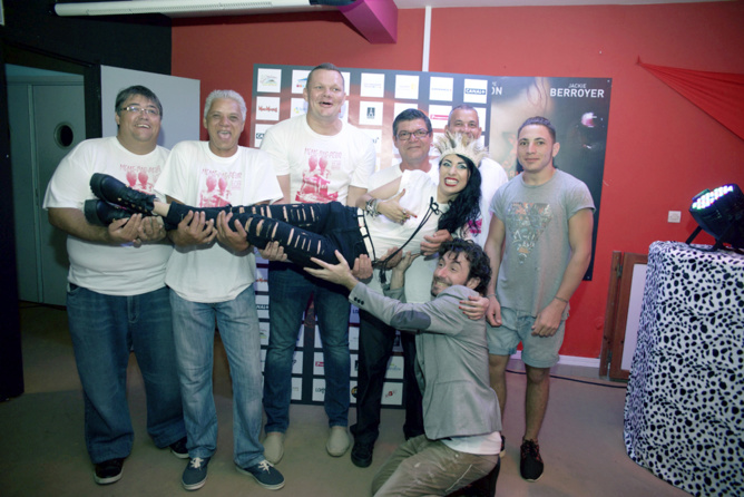 Avec l'équipe de la Salle Henri Madoré de Saint-Philippe Avec l'équipe de la Salle Henri Madoré de Saint-Philippe