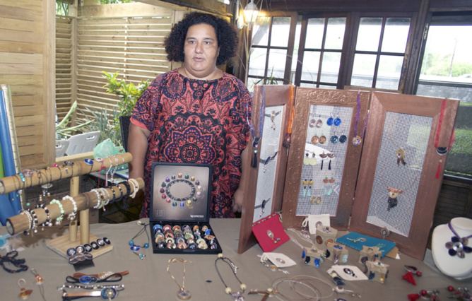 Nadia Caillere, créatrice de bijoux en capsule de café